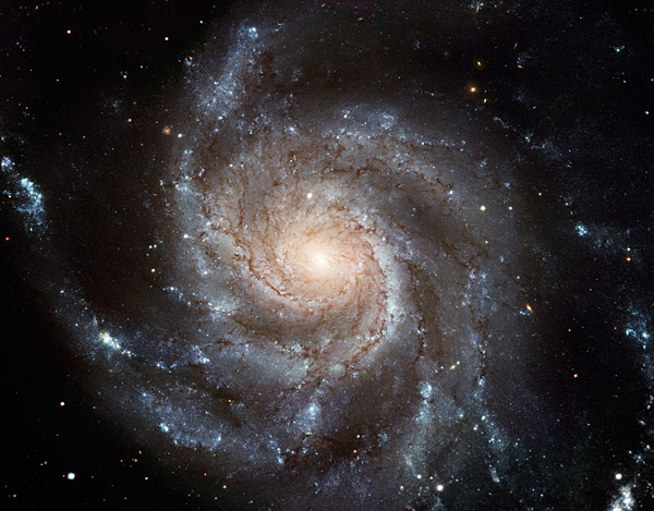 M101 - Estonteante imagem desta galáxia espiral (130kB)